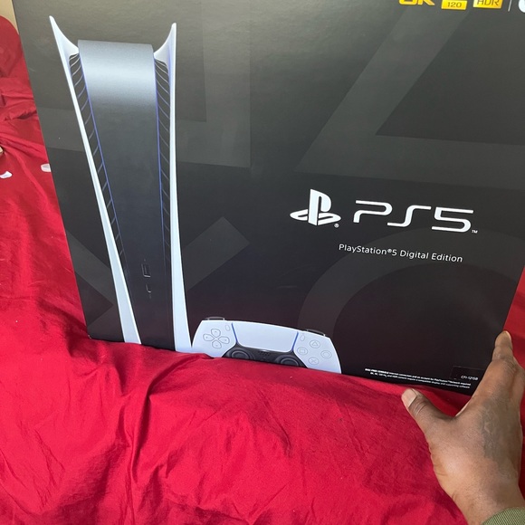 PlayStation 5 - Picture 5 of 6